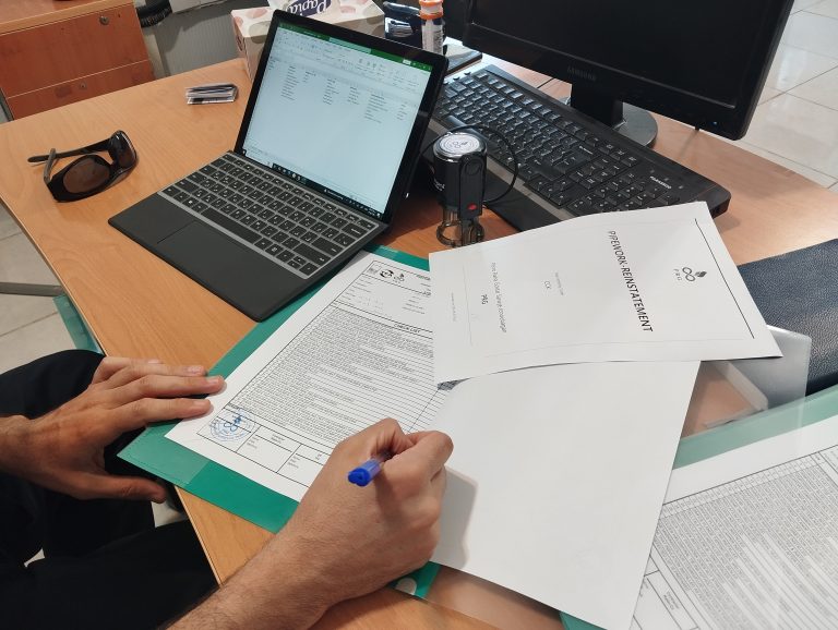 پیش راه اندازی و راه اندازی صنعتی؛ کارشناس در حال تکمیل تست‌های OPERCOM در ICAPS